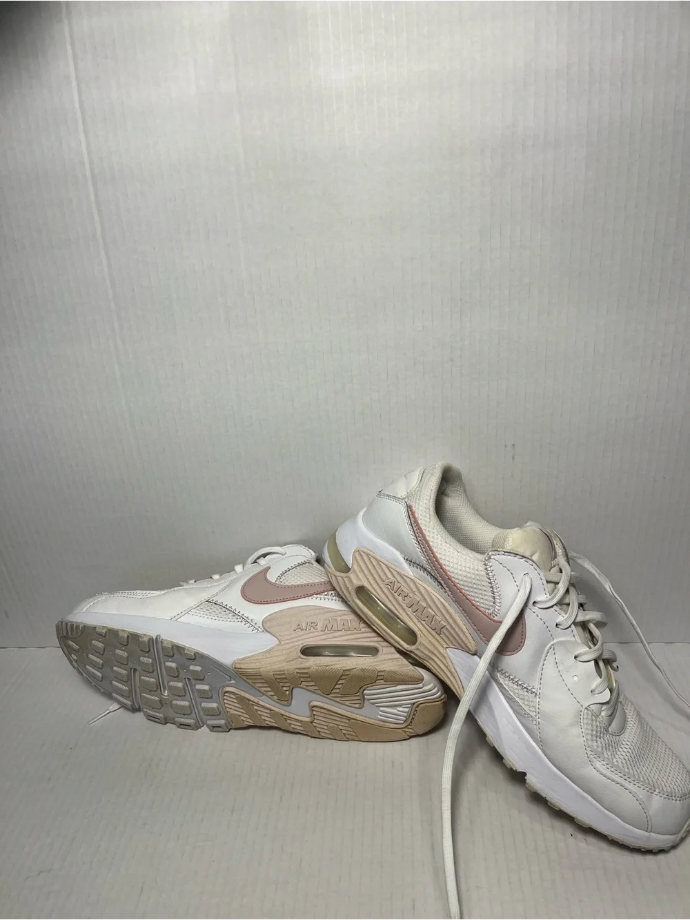 Nike Air Max Excee Womens White and Pink Shoe Size 11
